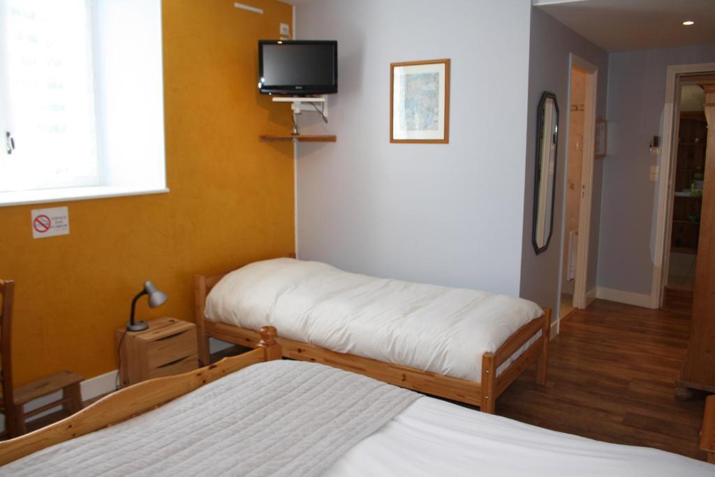 Auberge De Saint Julien Aux Bois Room photo