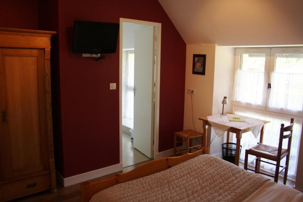 Auberge De Saint Julien Aux Bois Room photo