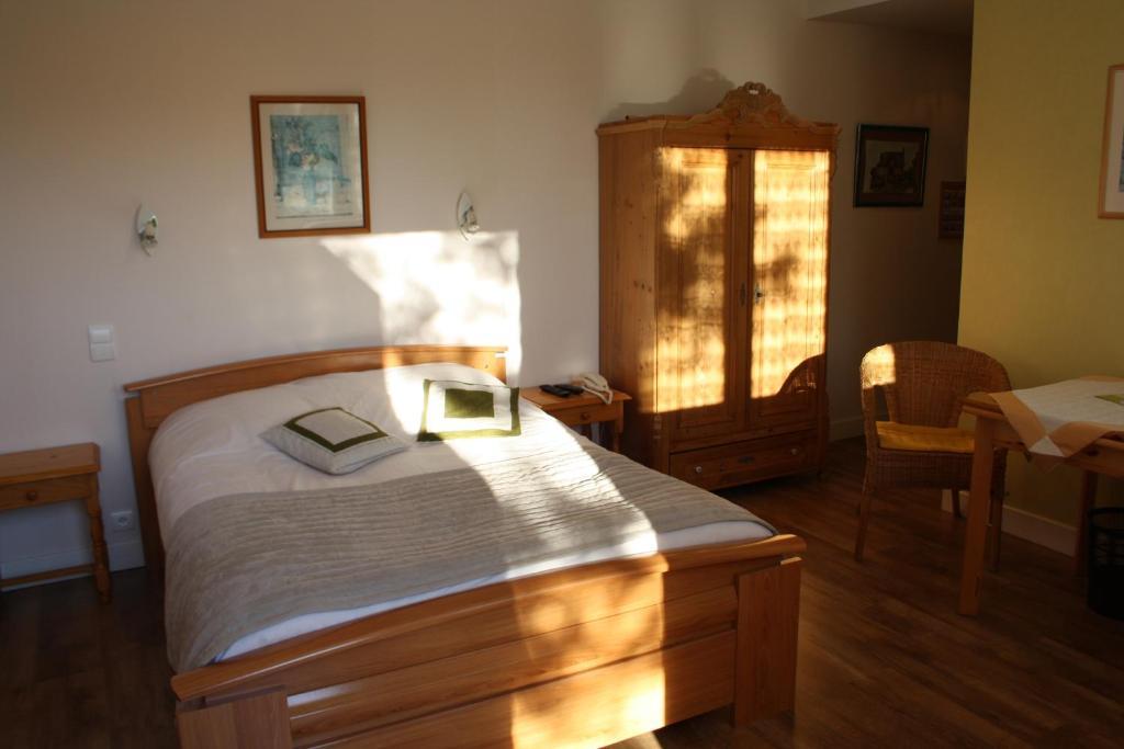Auberge De Saint Julien Aux Bois Room photo
