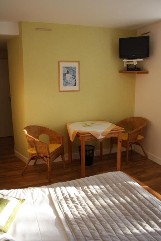 Auberge De Saint Julien Aux Bois Room photo